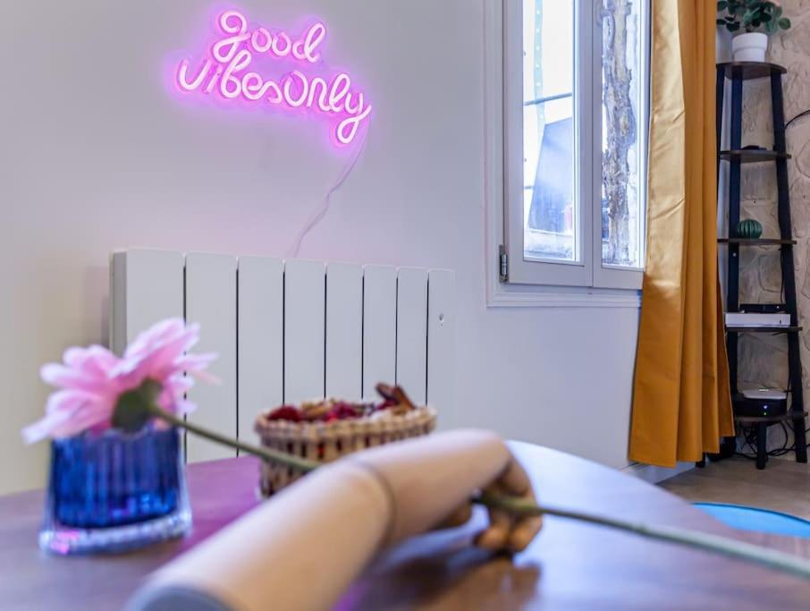 At Place Bastille Near Metro And Maris Modern Comfort In The Heart Of Parisian History * Parijs