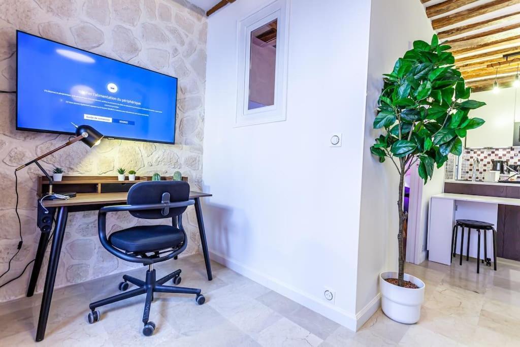 At Place Bastille Near Metro And Maris Modern Comfort In The Heart Of Parisian History Parijs