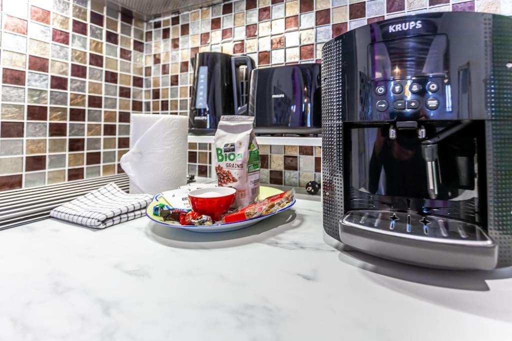 At Place Bastille Near Metro And Maris Modern Comfort In The Heart Of Parisian History Appartement Parijs