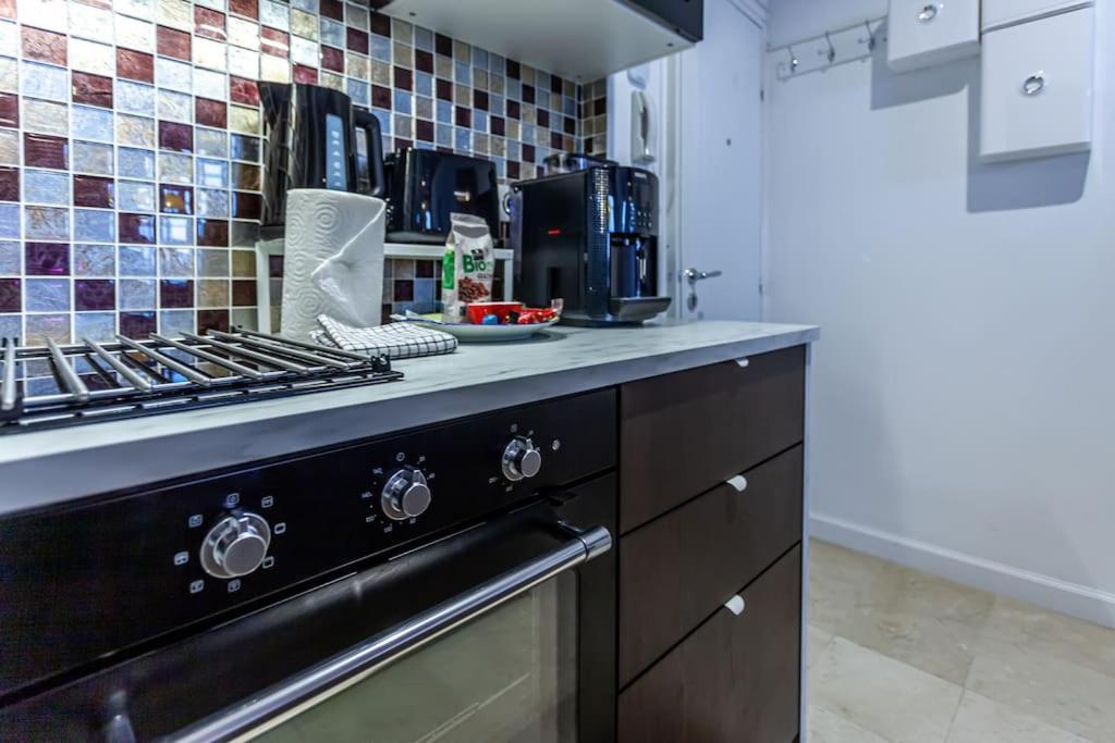 At Place Bastille Near Metro And Maris Modern Comfort In The Heart Of Parisian History Parijs
